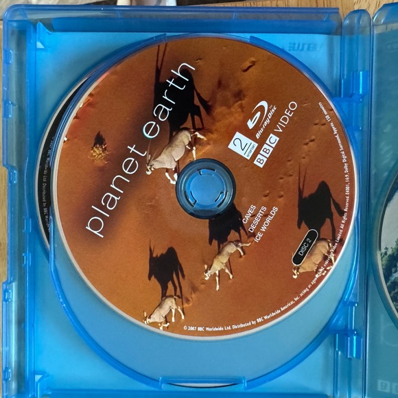 Planet Earth  The Complete Series 4 Disc Blu ray - Picture 7 of 8